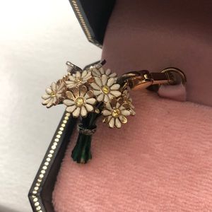 juicy couture Jewelry - Juicy Couture gold flower bouquet charm juicy couture Jewelry - Juicy Couture gold flower bouquet charm